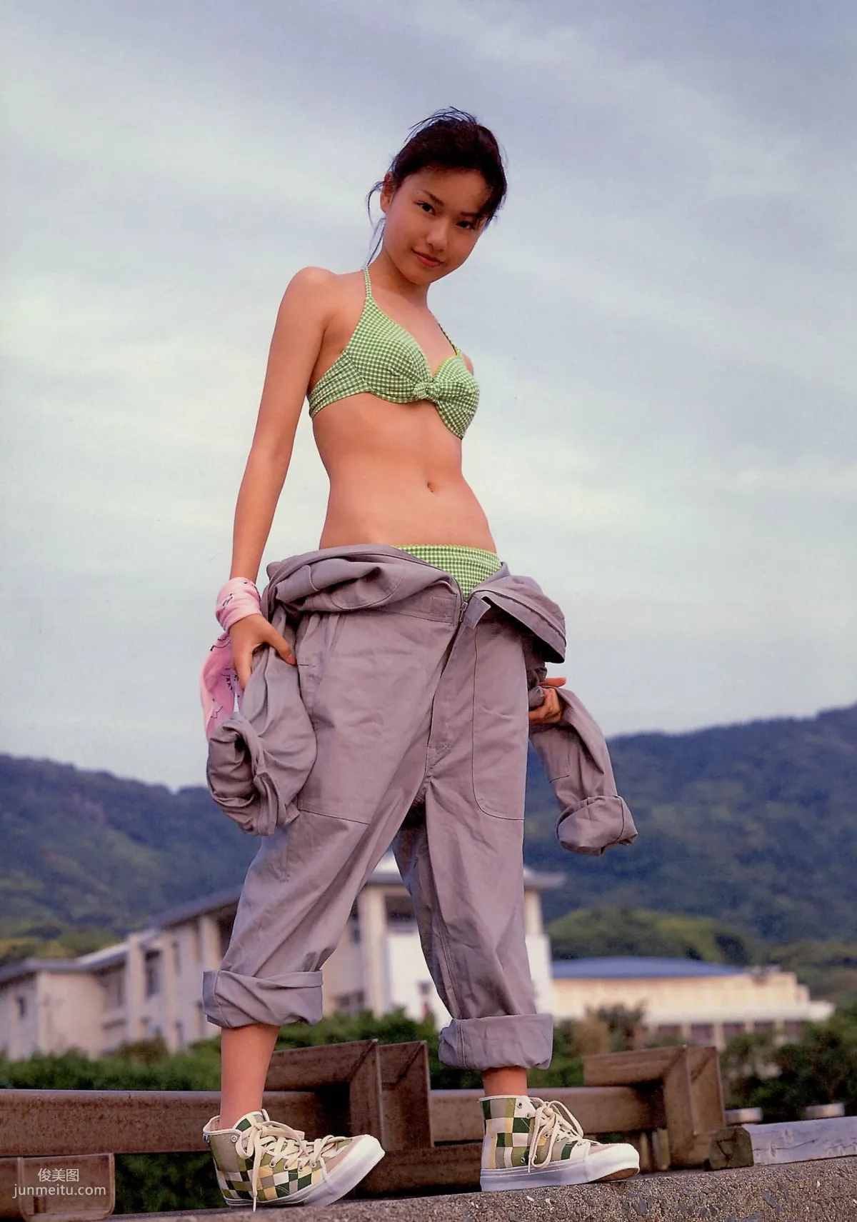 戸田恵梨香 《SANWA MOOK 7 生まれた泉》[PB寫真集] 39