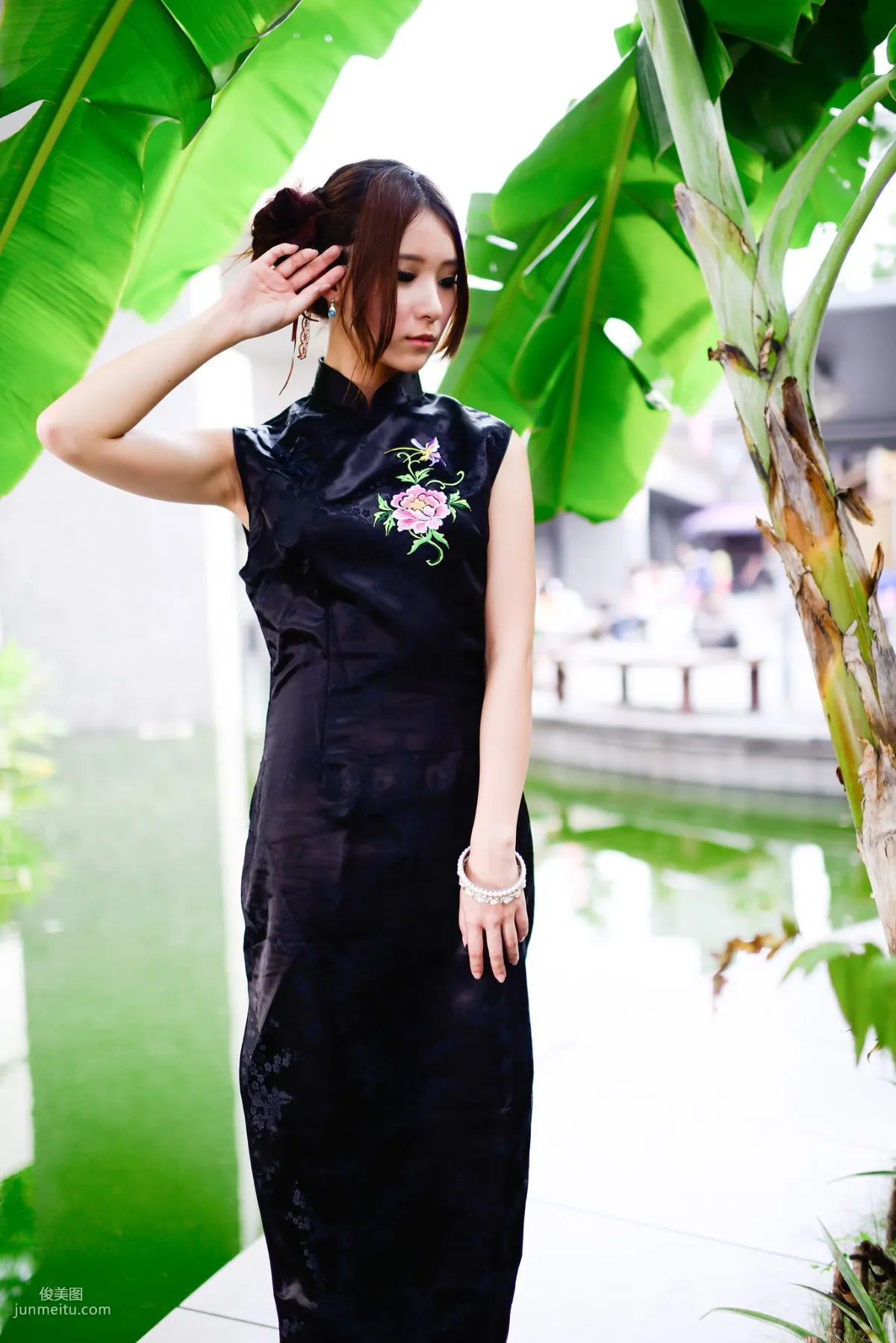 台灣模特阿布《紅黑旗袍系列外拍》寫真集 38