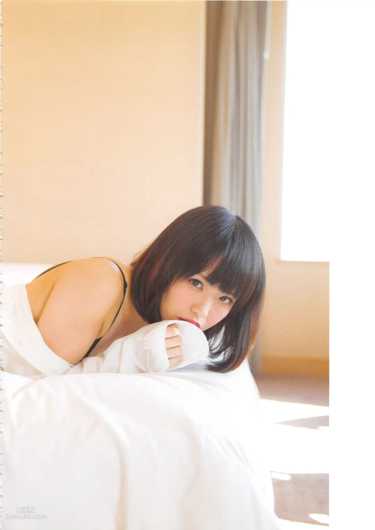 松村香織 First Photobook 《Mushusei》 [PB寫真集] 107