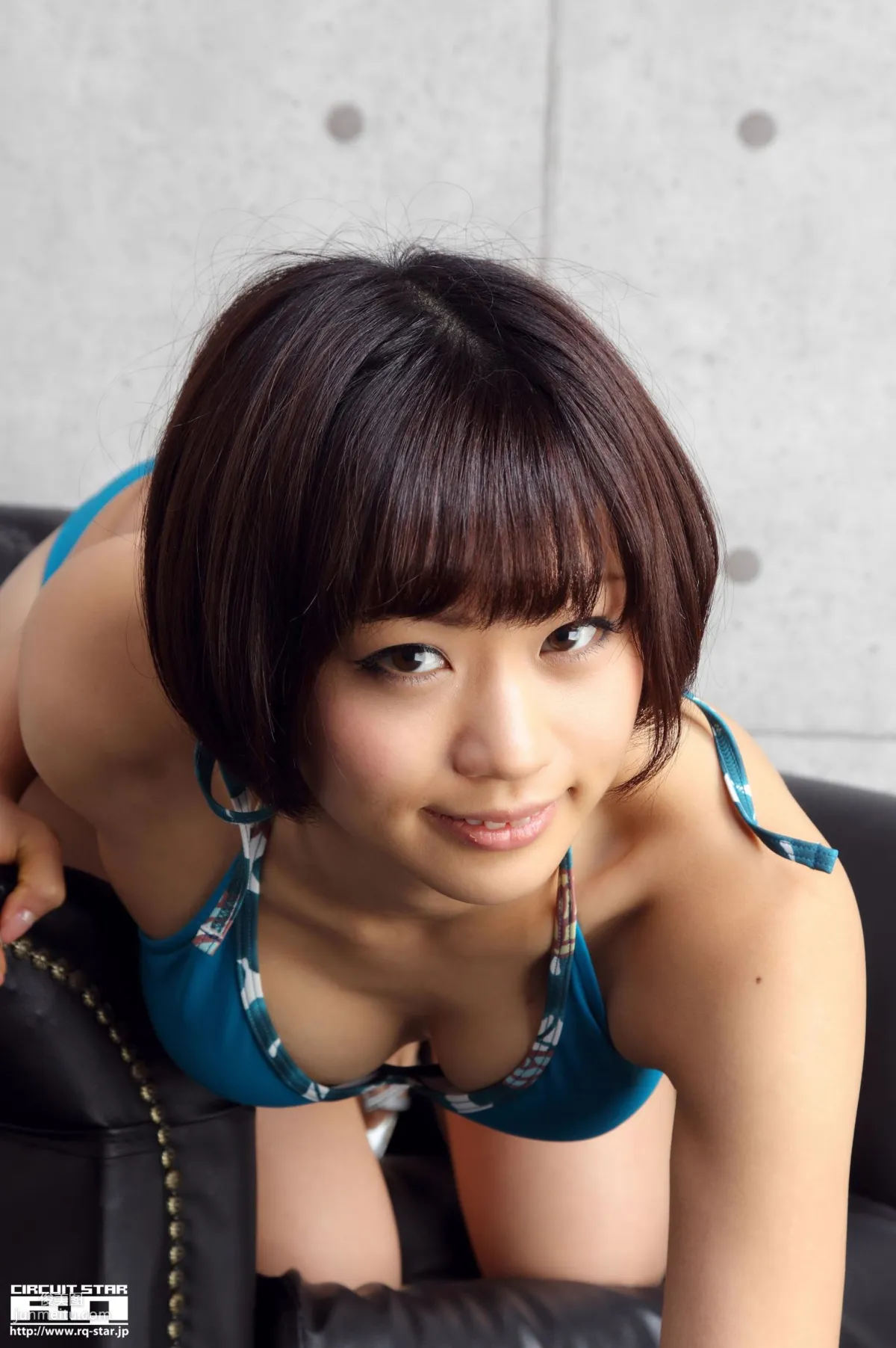 [RQ-STAR] NO.00611 Hitomi Yasueda 安枝瞳 Swim Suits 寫真集 97