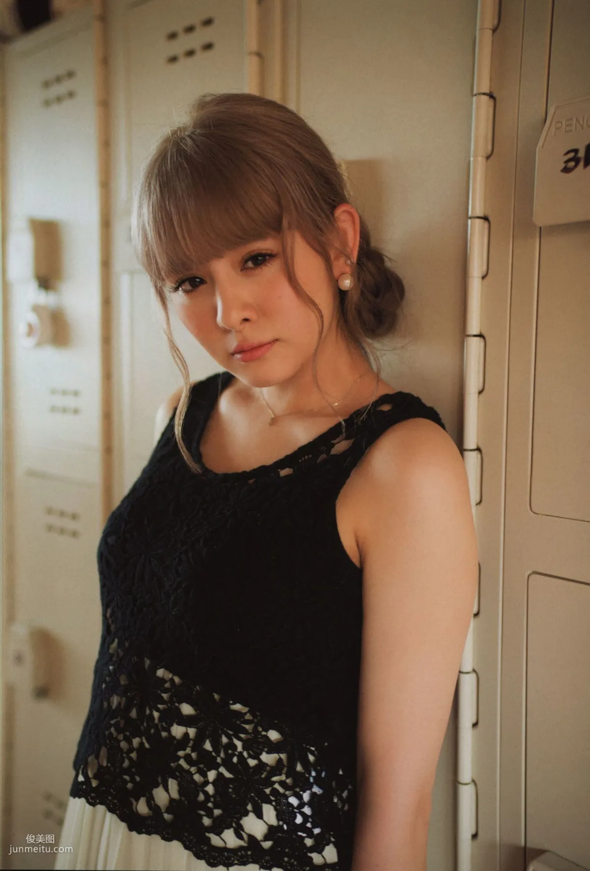 Alo Hello! Berryz 工房 Photobook 2013 [PB寫真集] 18