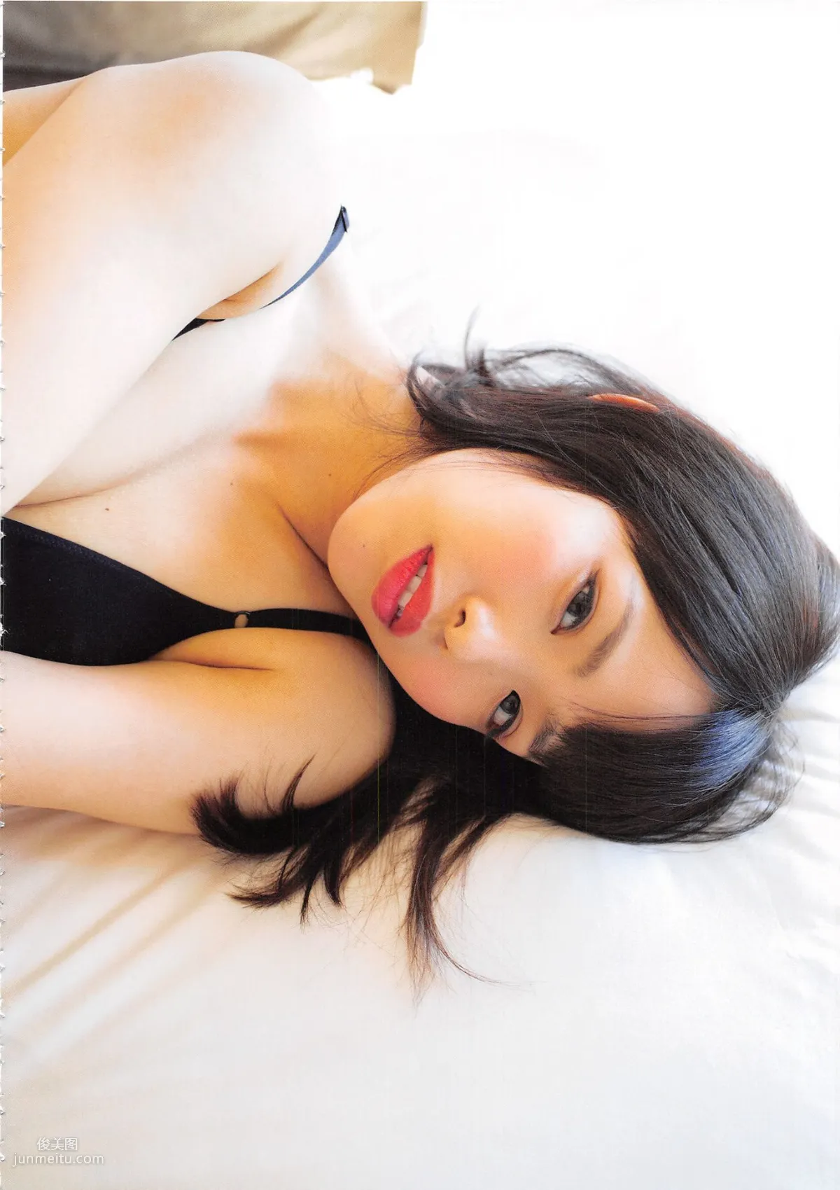 松村香織 First Photobook 《Mushusei》 [PB寫真集] 105