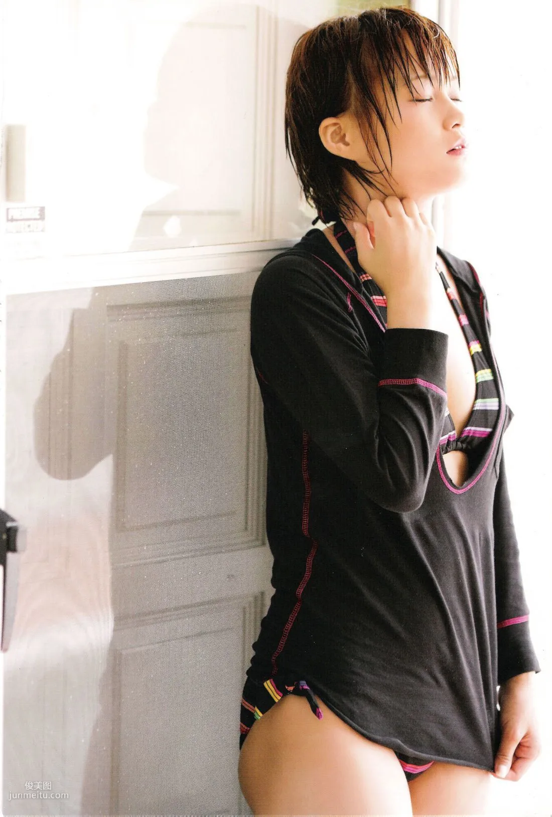 亀井絵里 《ERI》 [Photo Book] 写真集3
