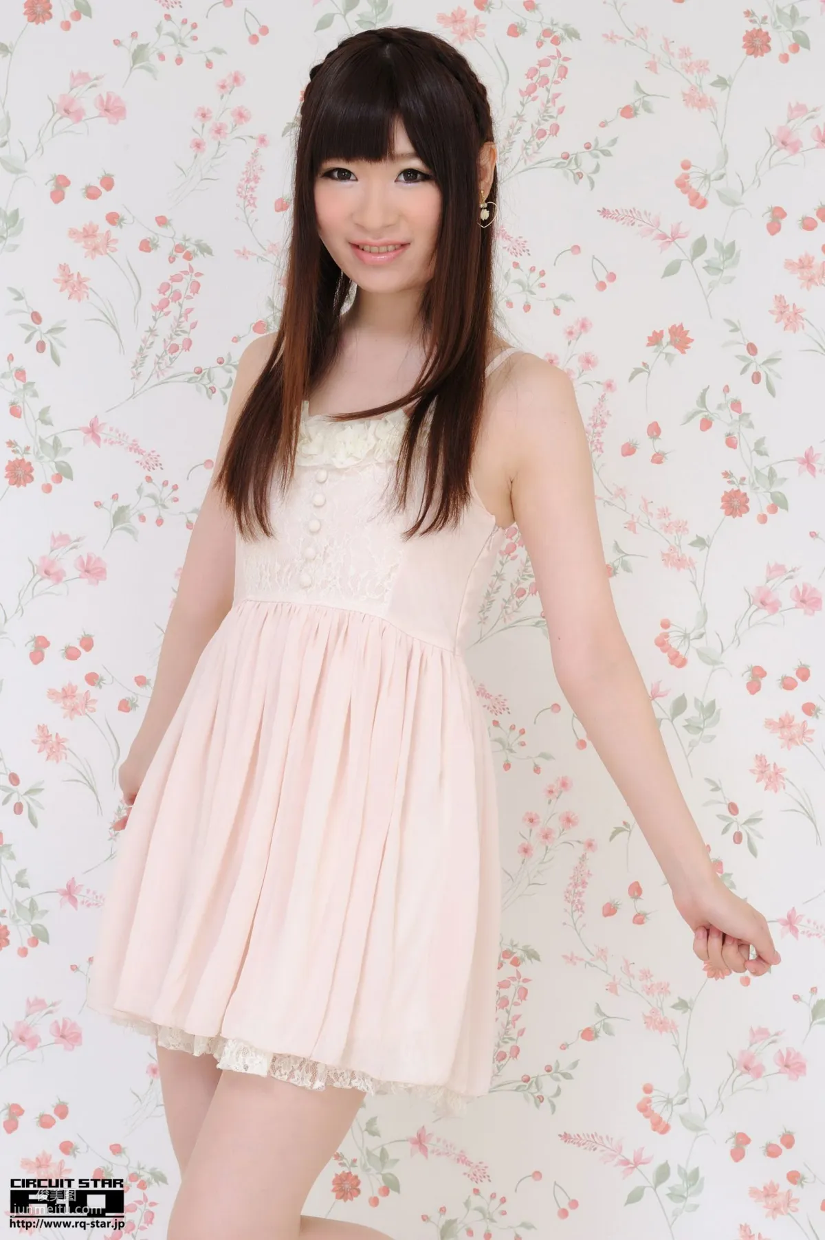 [RQ-STAR] NO.00564 Eri Tomoki 友木えり Private Dress 写真集1