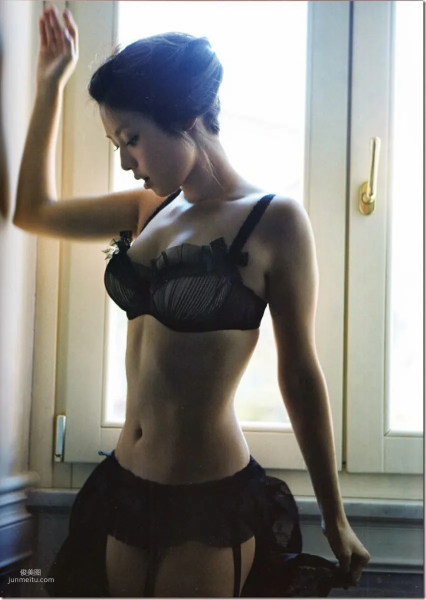 深田恭子 《(un)touch》 [Photo Book] 寫真集 4