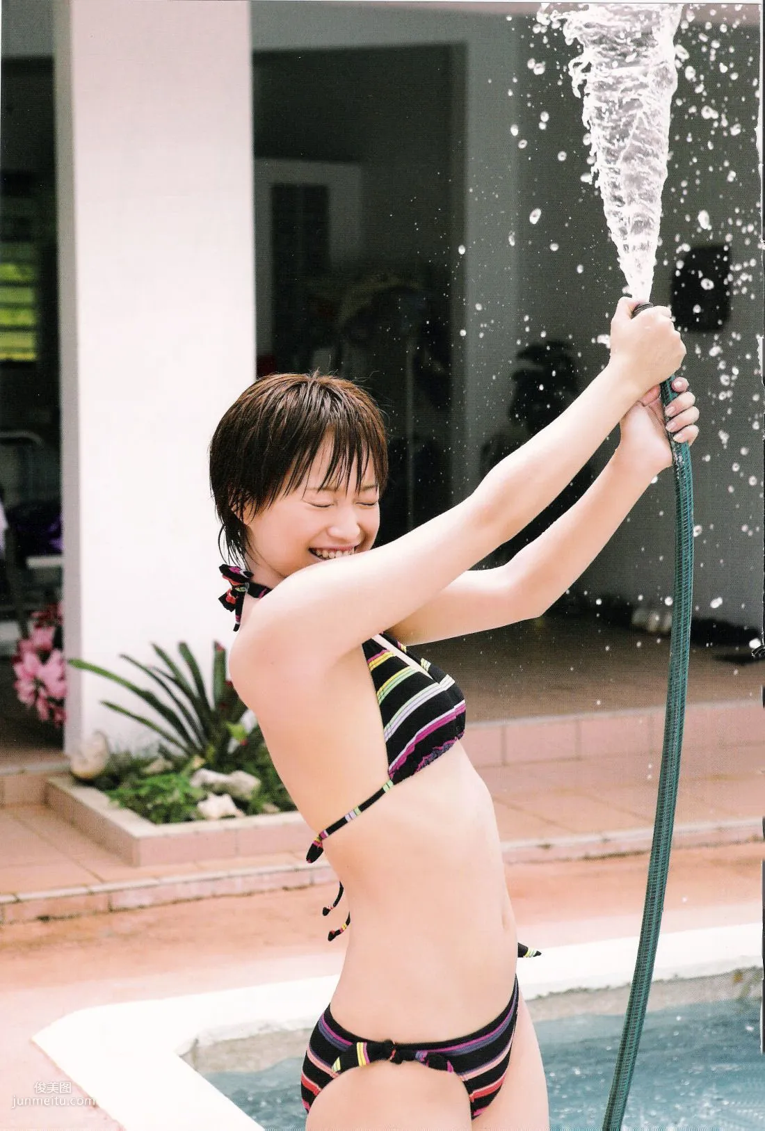 亀井絵裡 《ERI》 [Photo Book] 寫真集 131