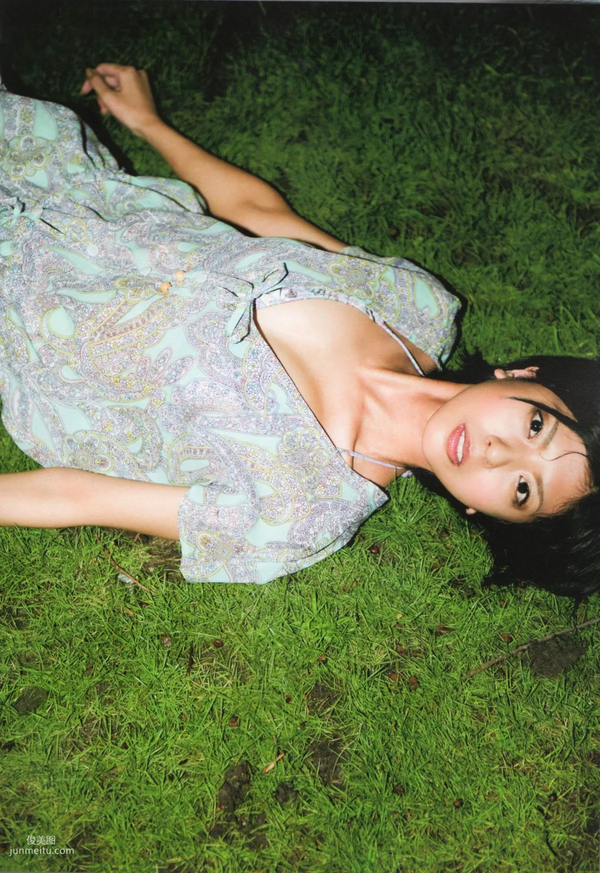 宮地真緒 《Decada》 [PhotoBook] 写真集73
