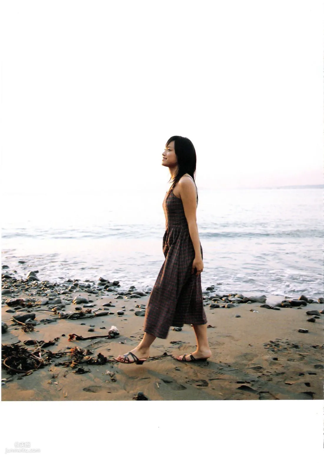 亀井絵裡 《ERI》 [Photo Book] 寫真集 104