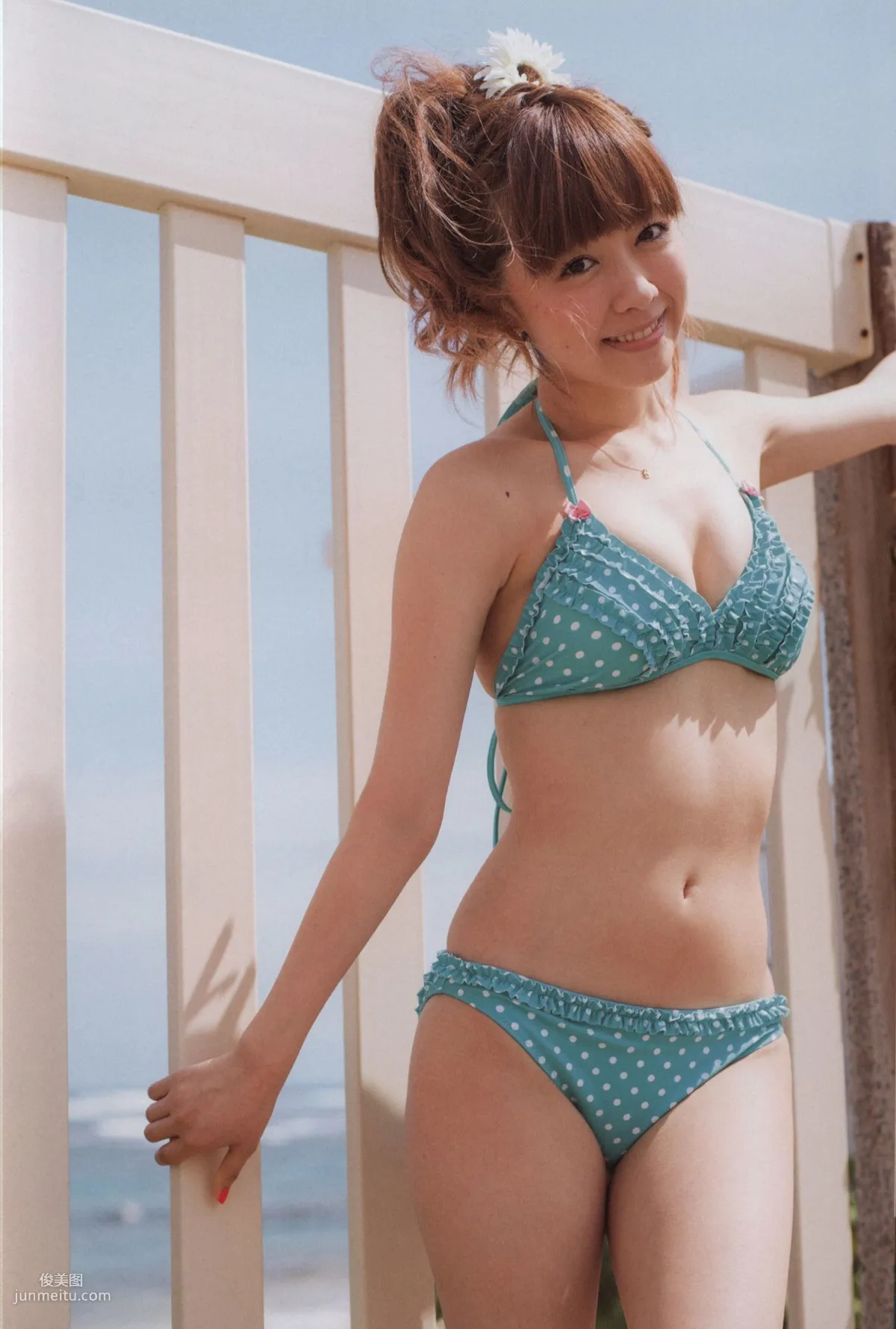 Alo Hello! Berryz 工房 Photobook 2013 [PB寫真集] 32