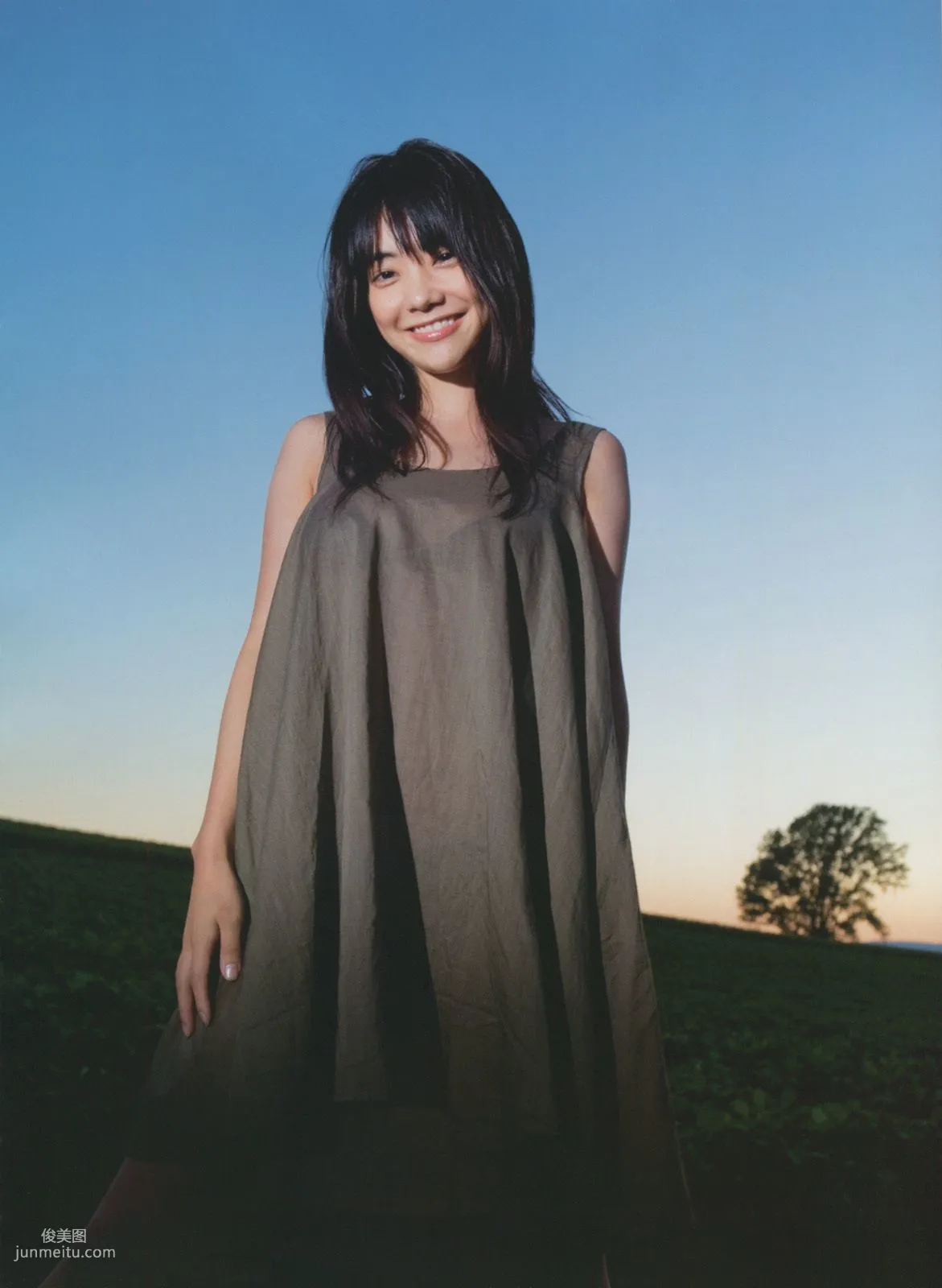 倉科カナ/倉科加奈 《Sunny Flower》 [PB] 寫真集 10