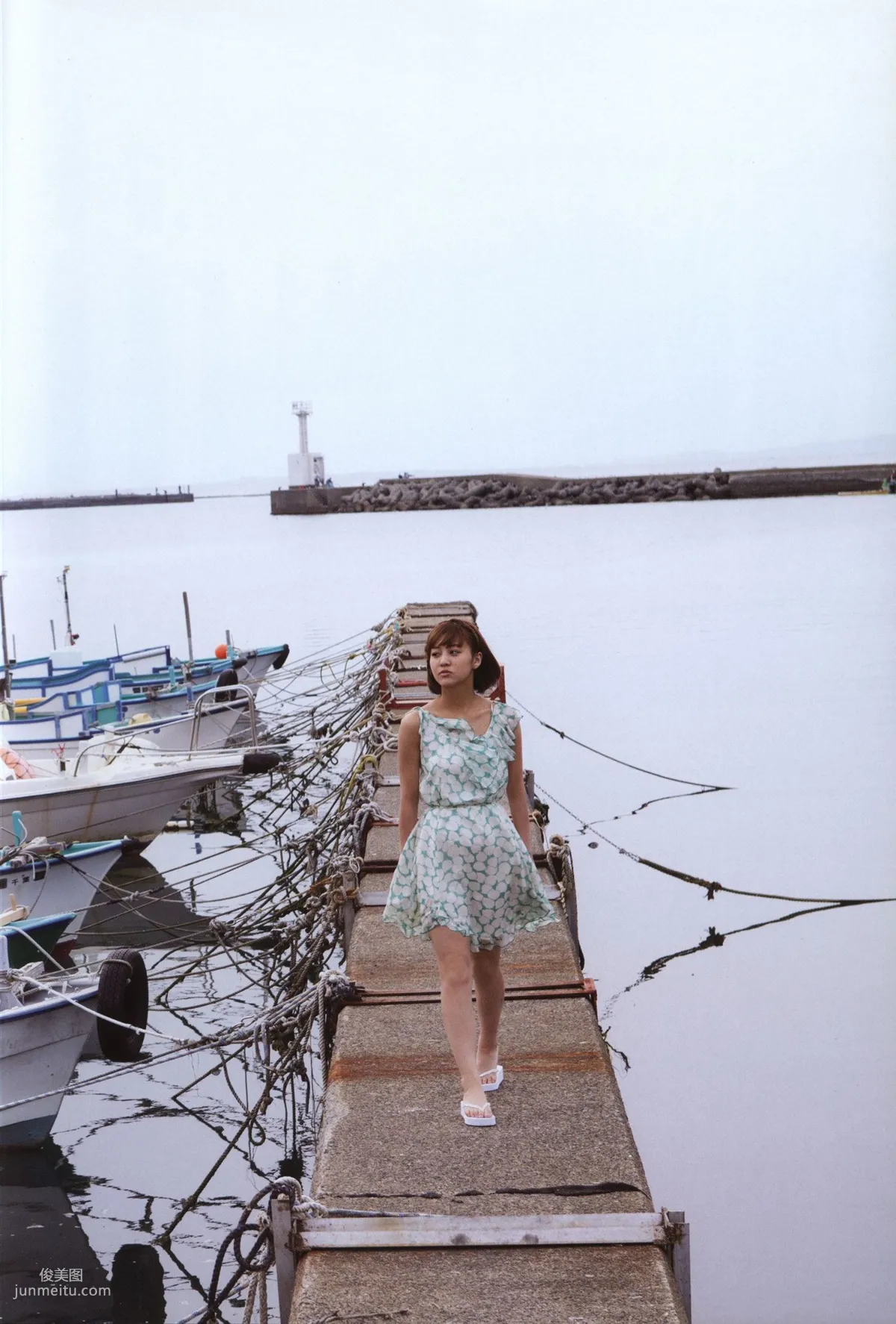 萩原舞《Mai 2(まい 2)》 [PhotoBook] 写真集21