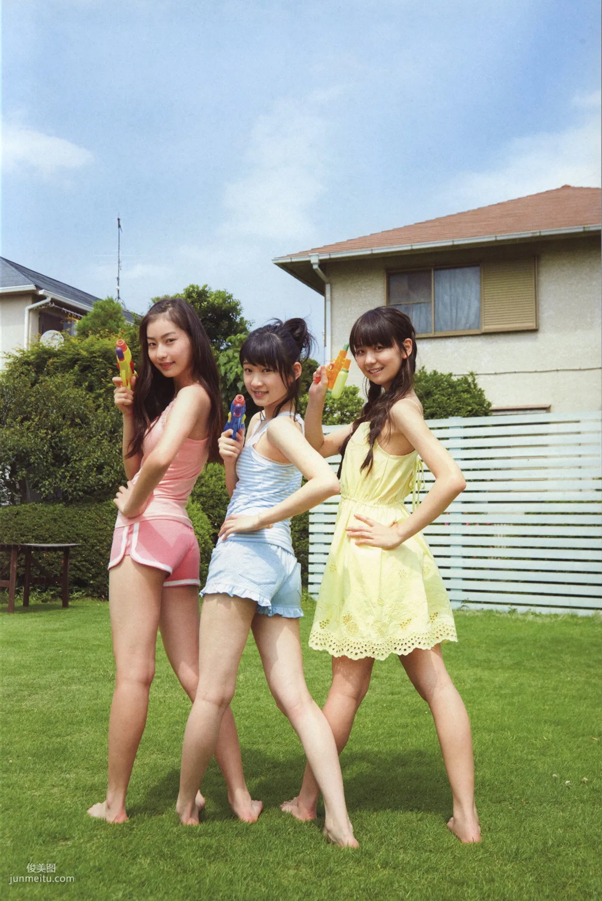 Juice=Juice《OFFICIAL PHOTO BOOK》 [PB] 写真集18