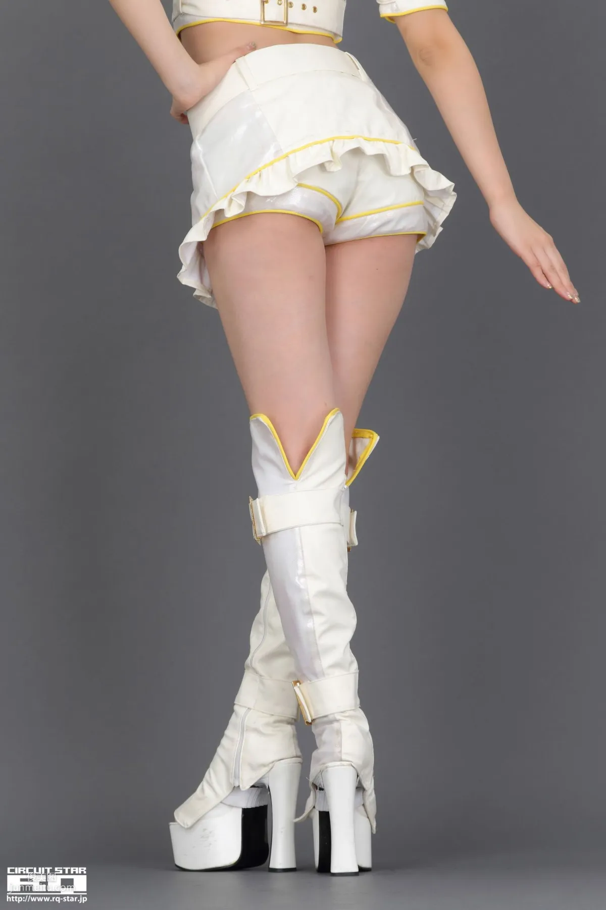[RQ-STAR] NO.00619 山岡實乃裡 Race Queen 寫真集 32