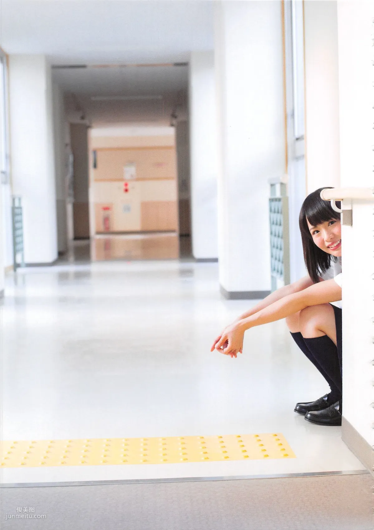 松村香織 First Photobook 《Mushusei》 [PB寫真集] 60