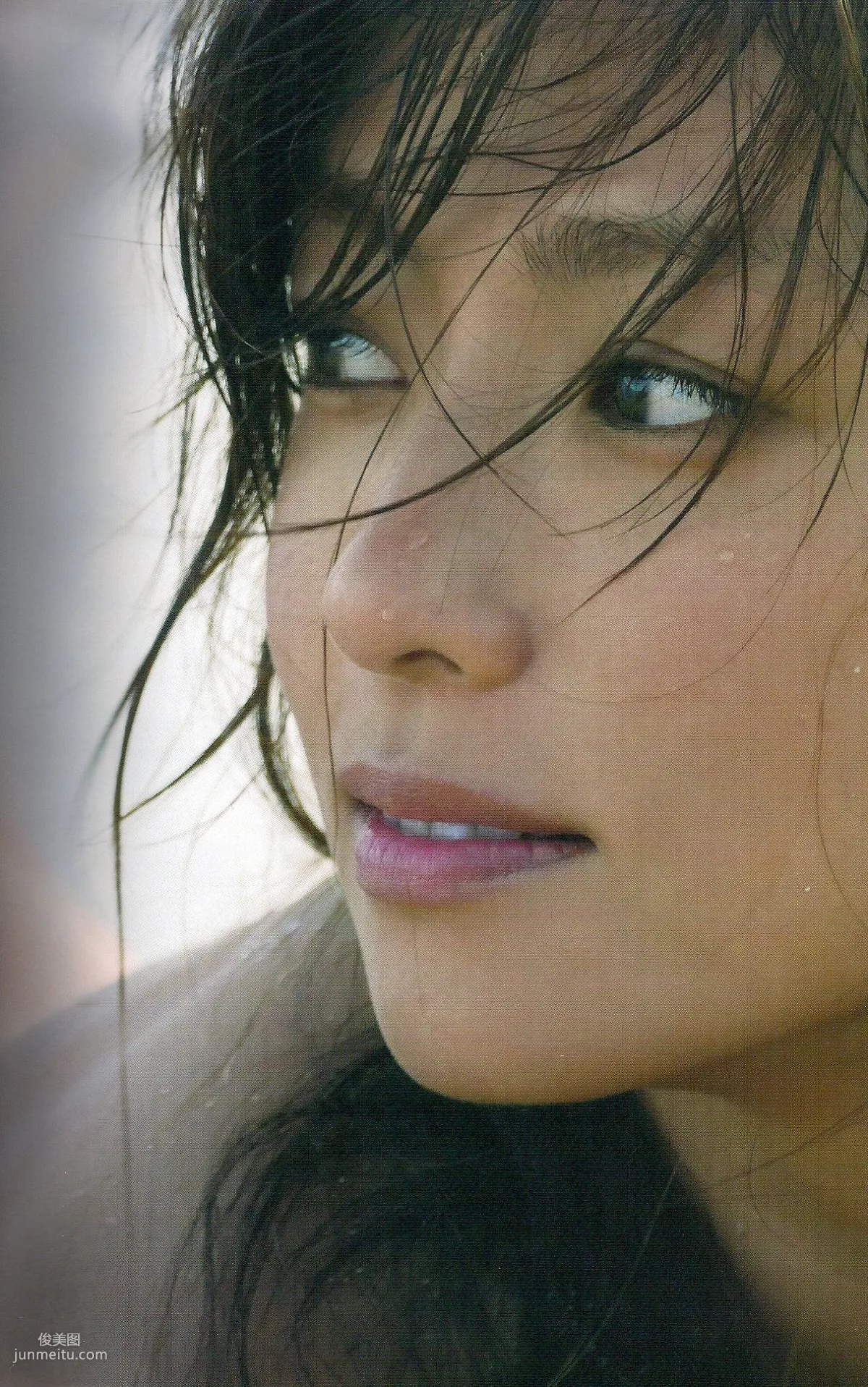 深田恭子 《Down to earth》 [PB寫真集] 16