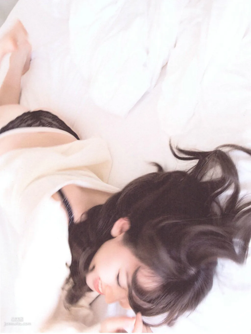 小嶋陽菜/小島陽菜《Dou Suru どうする？》 [PB寫真集] 87