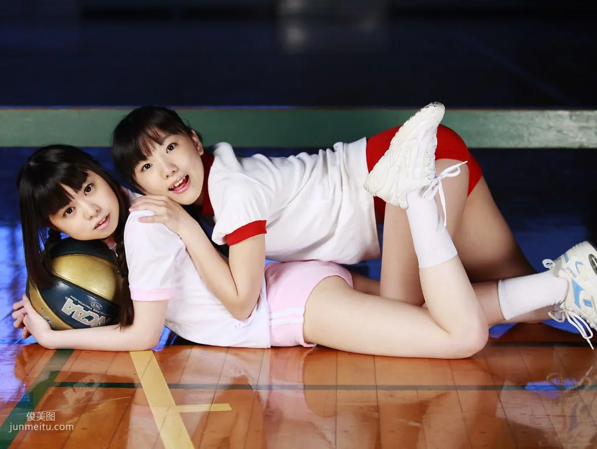 山本麻裡菜、山本有沙 《ガールズダイアリー ドキドキ 有沙＆まりな》 [PB寫真集] 4