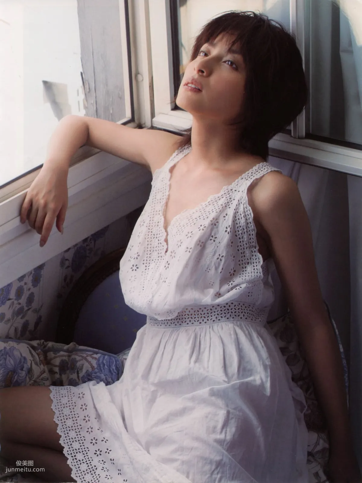 奥菜恵《The Okina 3／3 in Paris》 [PB写真集] 23