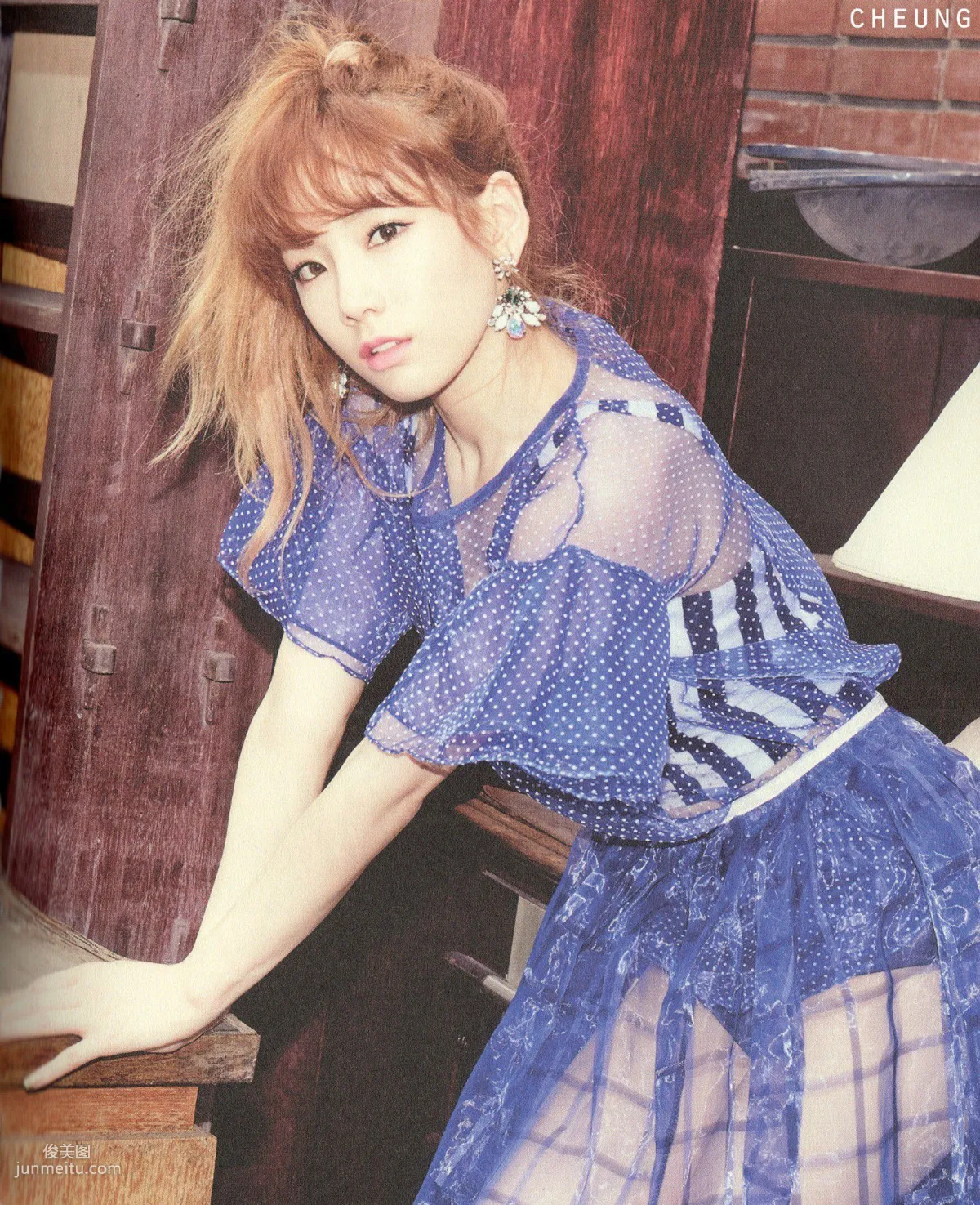TaeTiSeo 韓國少女時代《HOLLER》[PB寫真集] 4