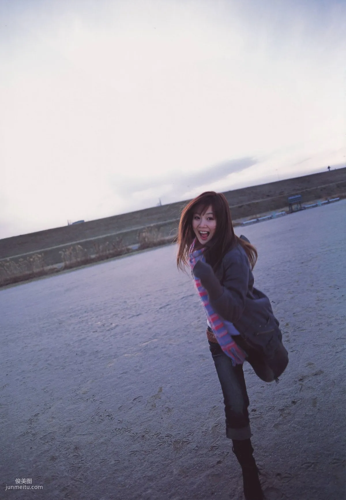 新垣裡沙 《happygirl》 [Photobook] 寫真集 11