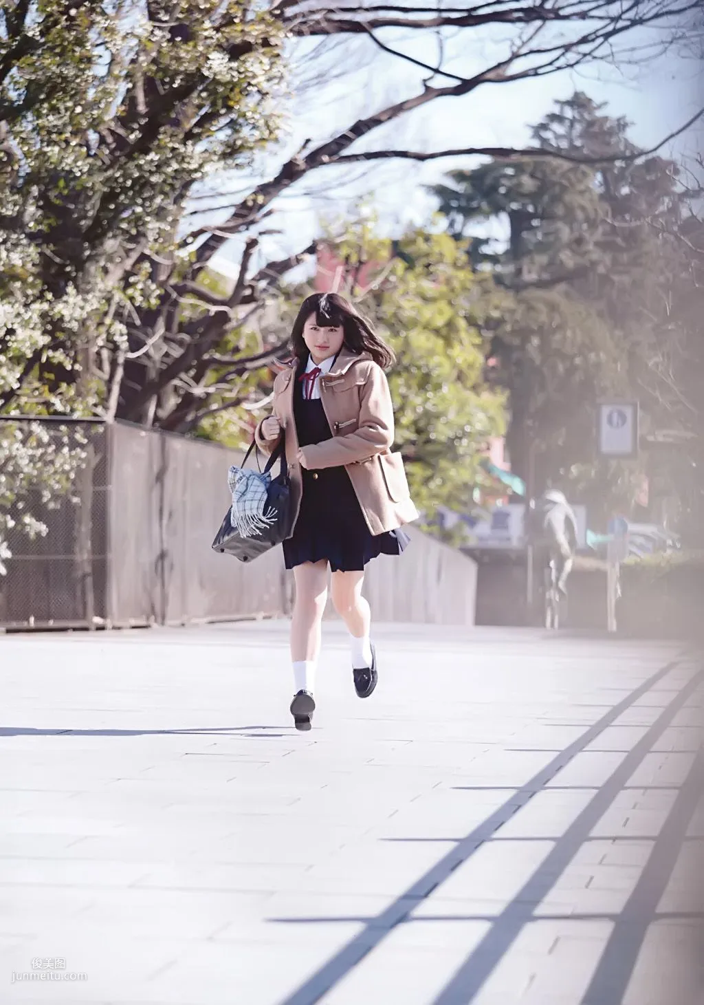 大和田南那、渡辺みり愛 《Graduation-中學卒業》 [PB寫真集] 3