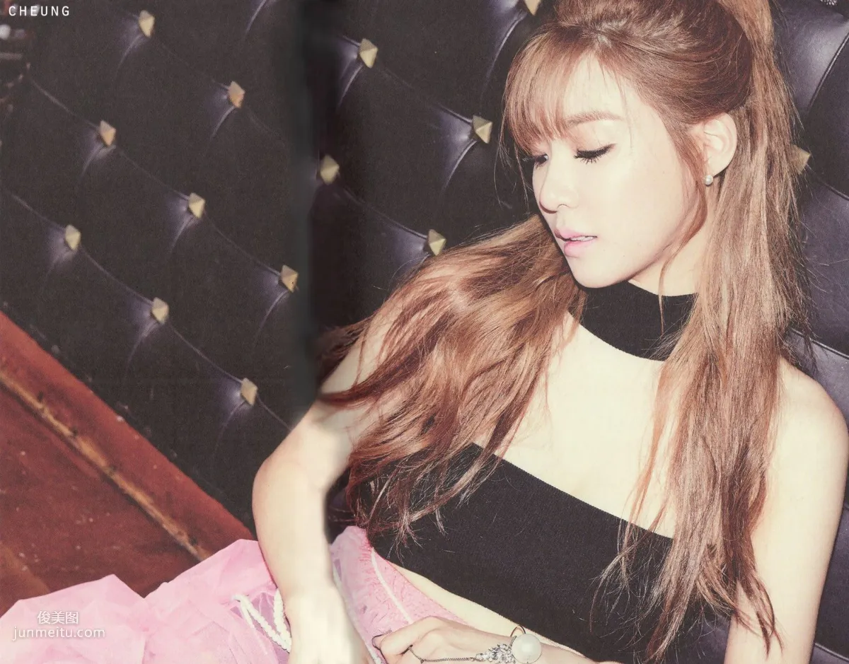 TaeTiSeo 韓國少女時代《HOLLER》[PB寫真集] 18