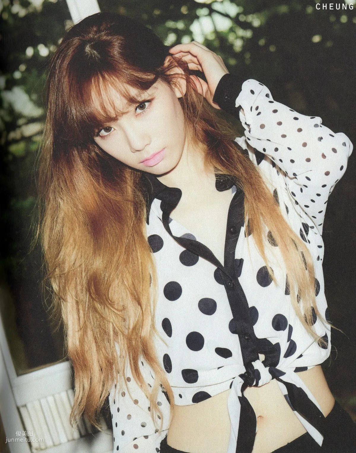 TaeTiSeo 韓國少女時代《HOLLER》[PB寫真集] 28