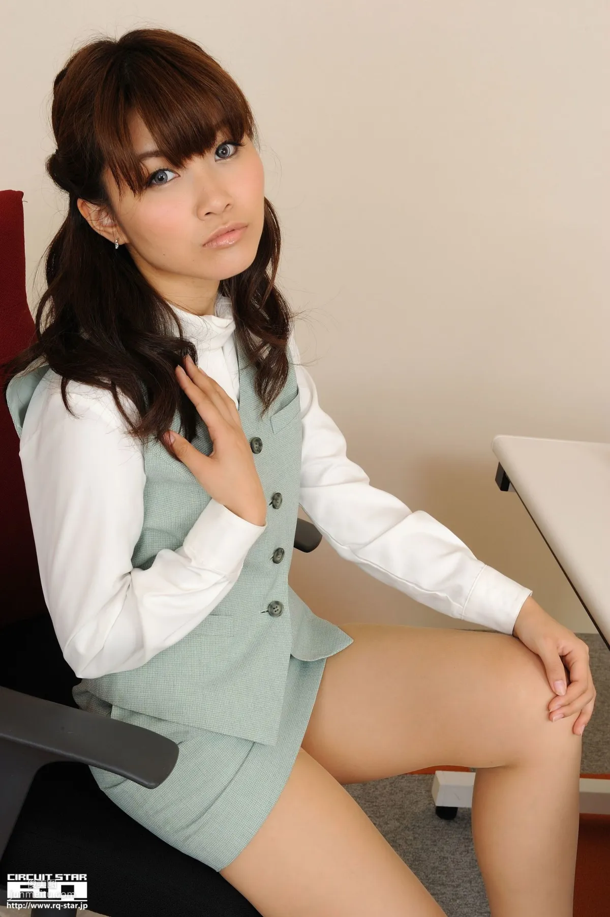 [RQ-STAR] NO.00642 殊野真緒 Office Lady 寫真集 29