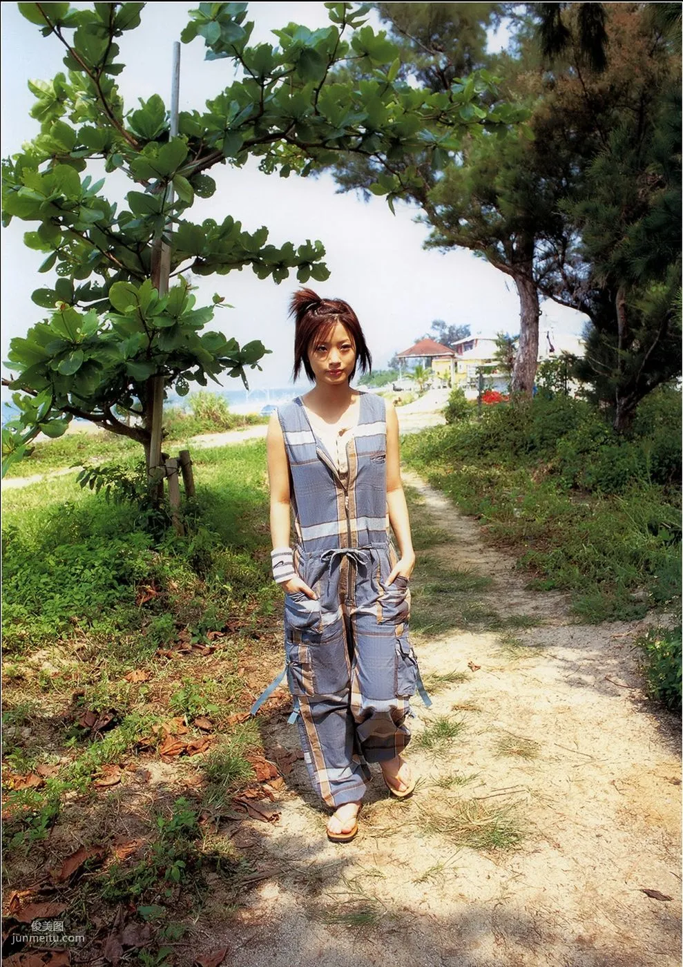 上户彩《September Fourteenth》[PB写真集] 16
