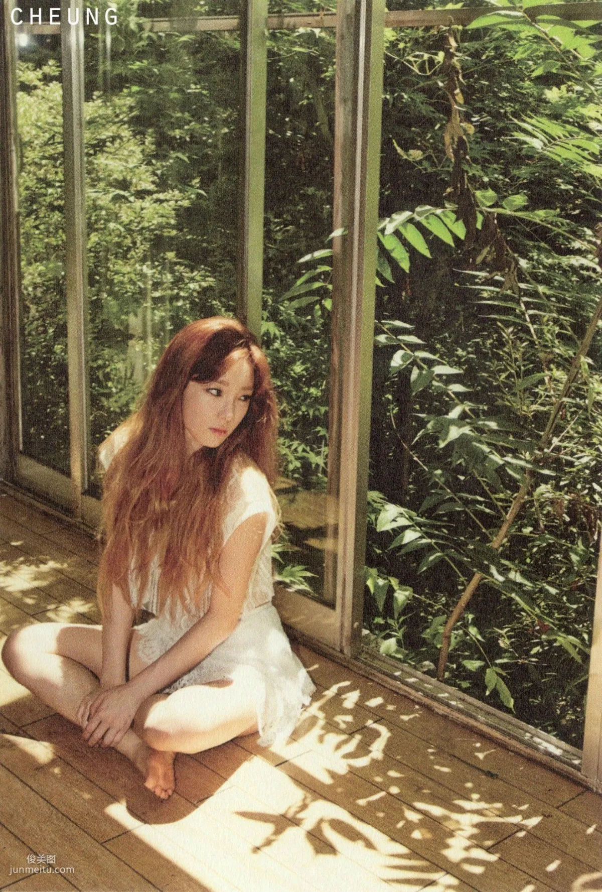 TaeTiSeo 韓國少女時代《HOLLER》[PB寫真集] 9