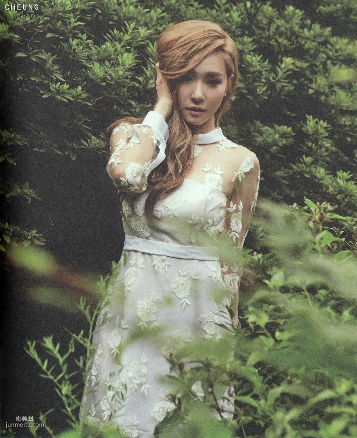 TaeTiSeo 韓國少女時代《HOLLER》[PB寫真集] 21