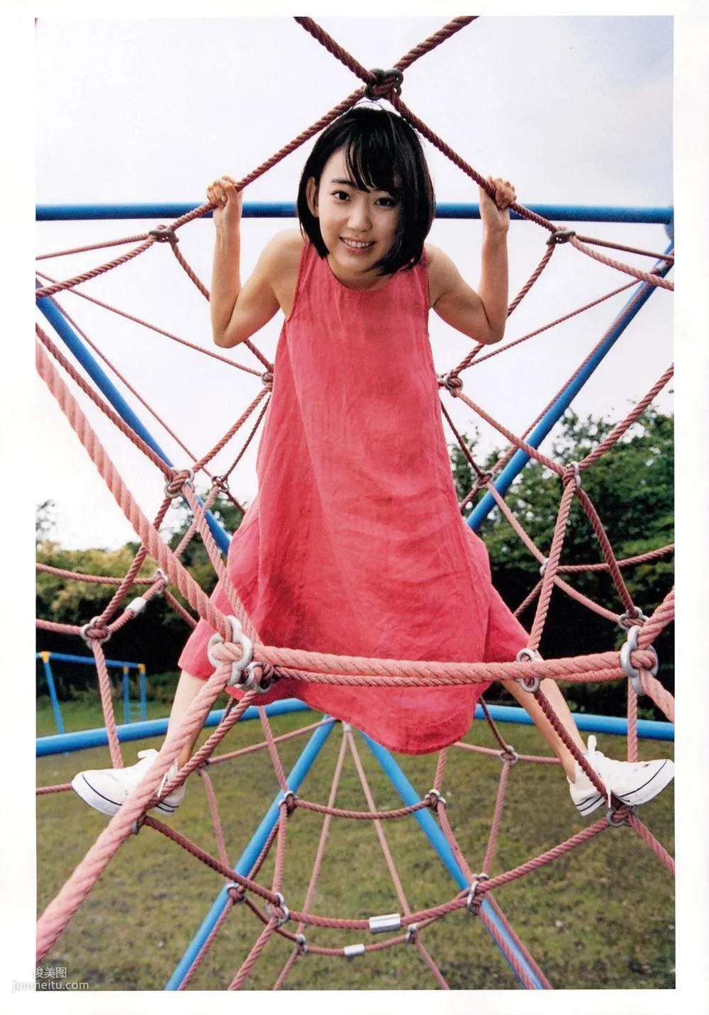 宮脇咲良/宮脅咲良《Sakura》 [PB寫真集] 93