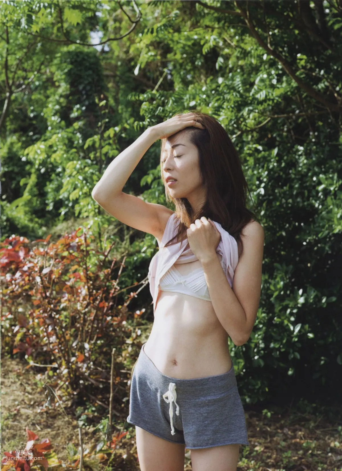 中村愛美 《Lyin' Eyes》 [PhotoBook] 寫真集 16
