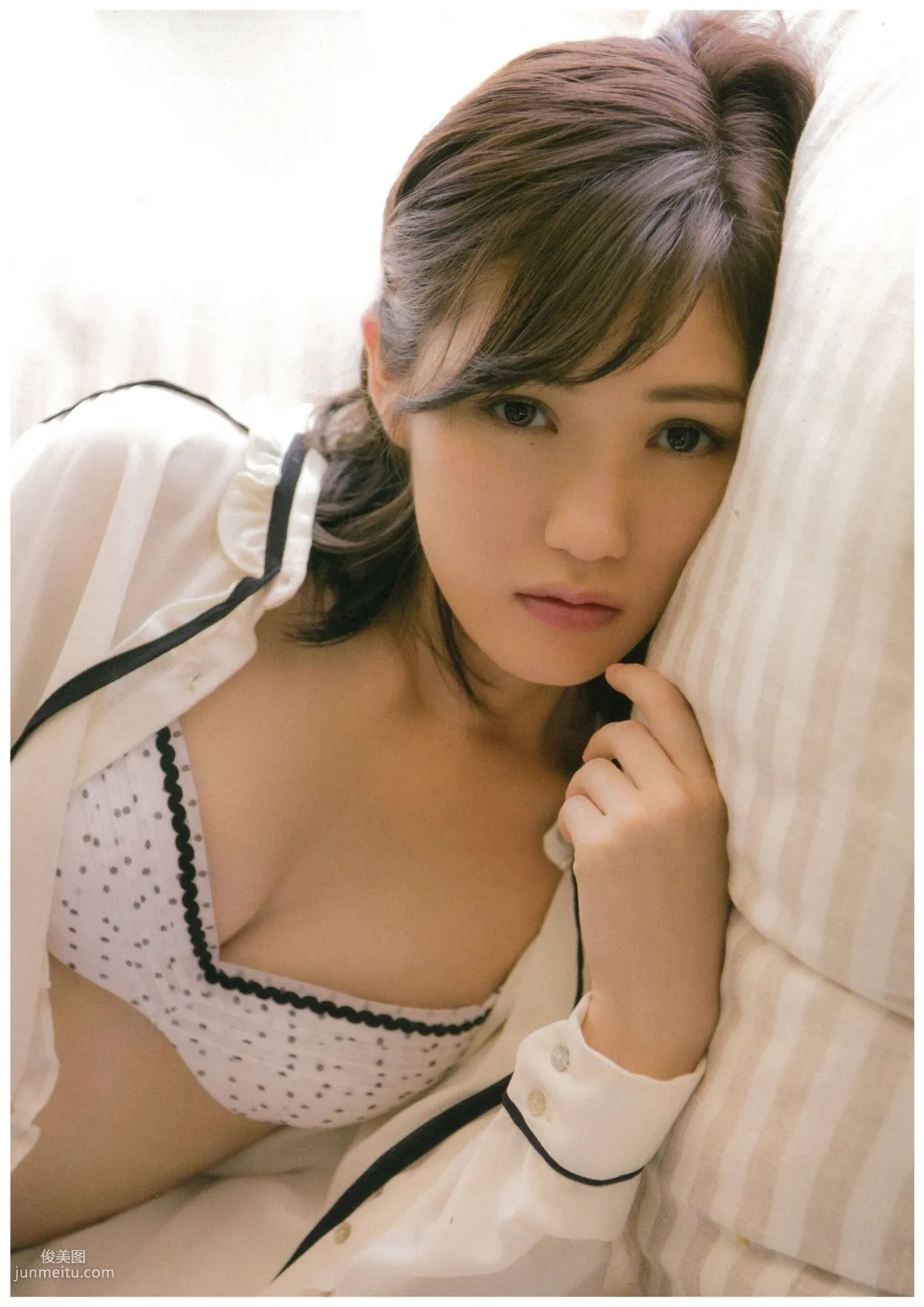 渡辺麻友 《知らないうちに》 [PB写真集] 53