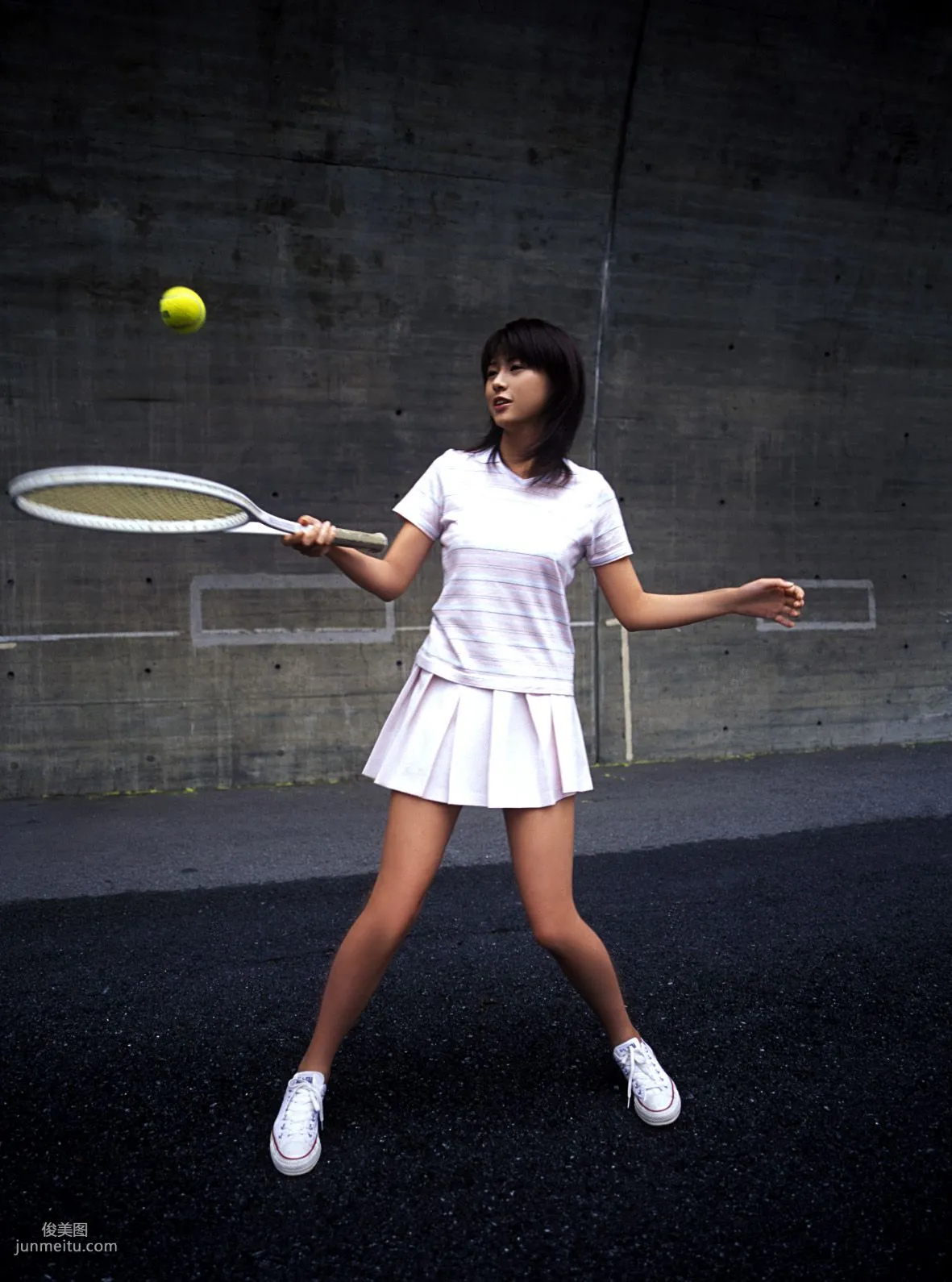 [PhotoBook] Yuka Kosaka 小阪由佳 寫真集 23