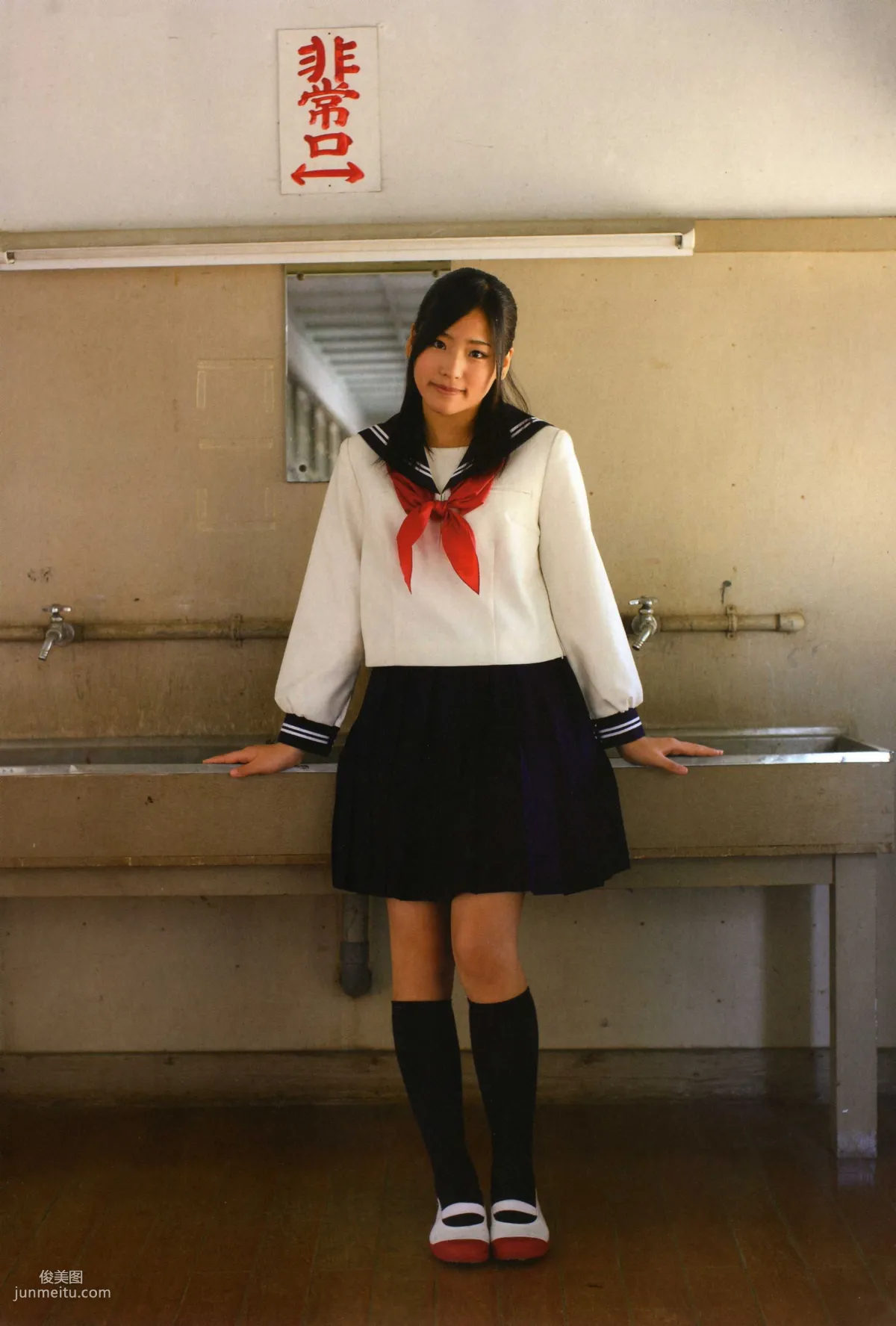 渡り廊下走り隊 《Akkanbe》 [Photo Book] 寫真集 2