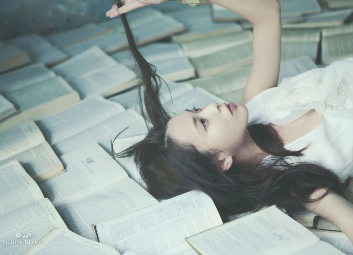 戶田惠梨香 《IQUEEN》 [PhotoBook] 寫真集 39