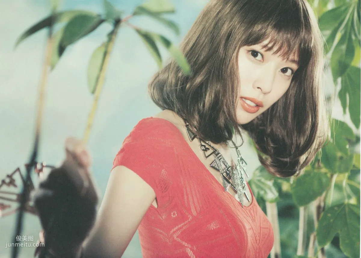 戶田惠梨香 《IQUEEN》 [PhotoBook] 寫真集 13