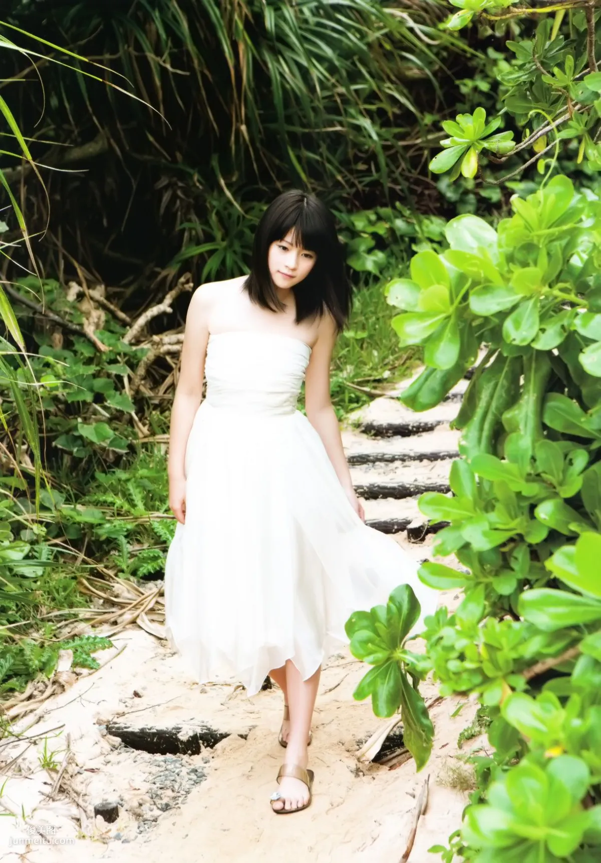 前田憂佳《See You-karin》 [PB写真集] 19
