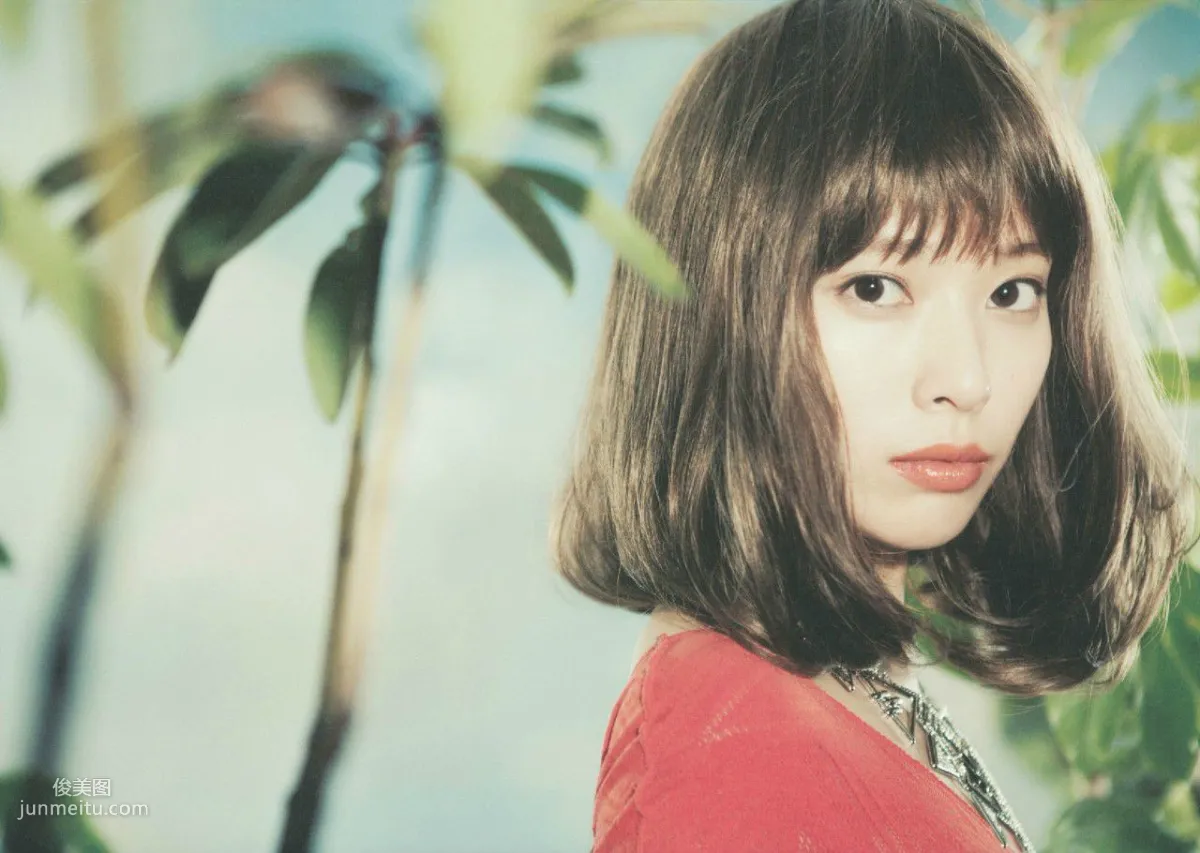 戶田惠梨香 《IQUEEN》 [PhotoBook] 寫真集 15
