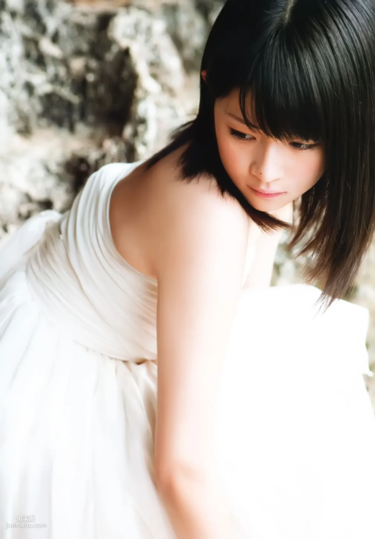 前田憂佳《See You-karin》 [PB写真集] 20