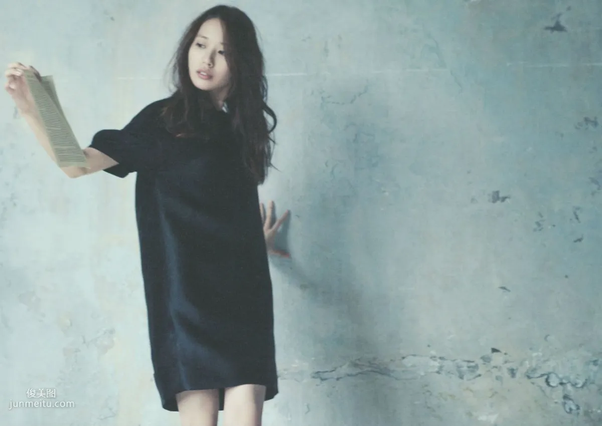 戶田惠梨香 《IQUEEN》 [PhotoBook] 寫真集 7