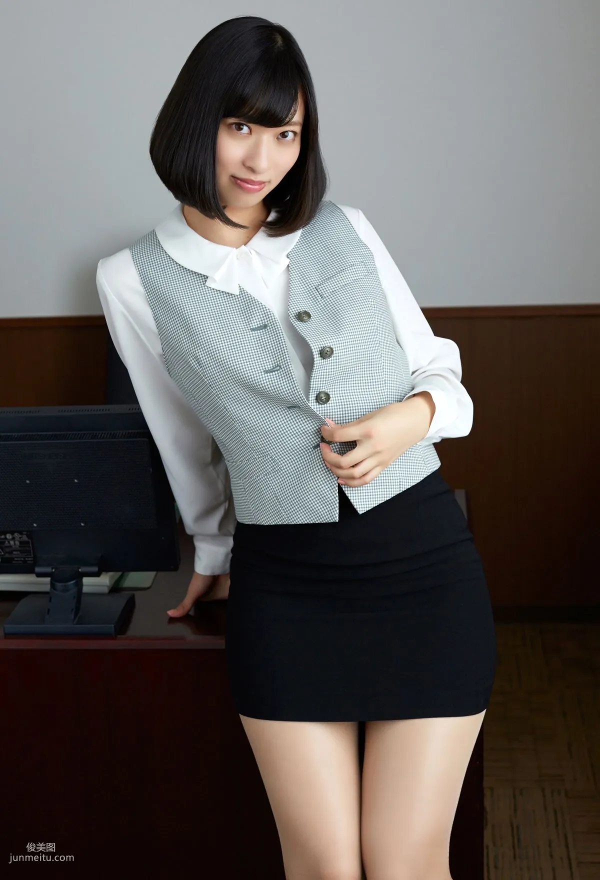 倉持由香《妄想オフィスラブ》 [PhotoBook] 写真集21