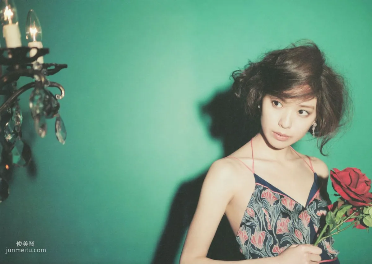 戶田惠梨香 《IQUEEN》 [PhotoBook] 寫真集 31