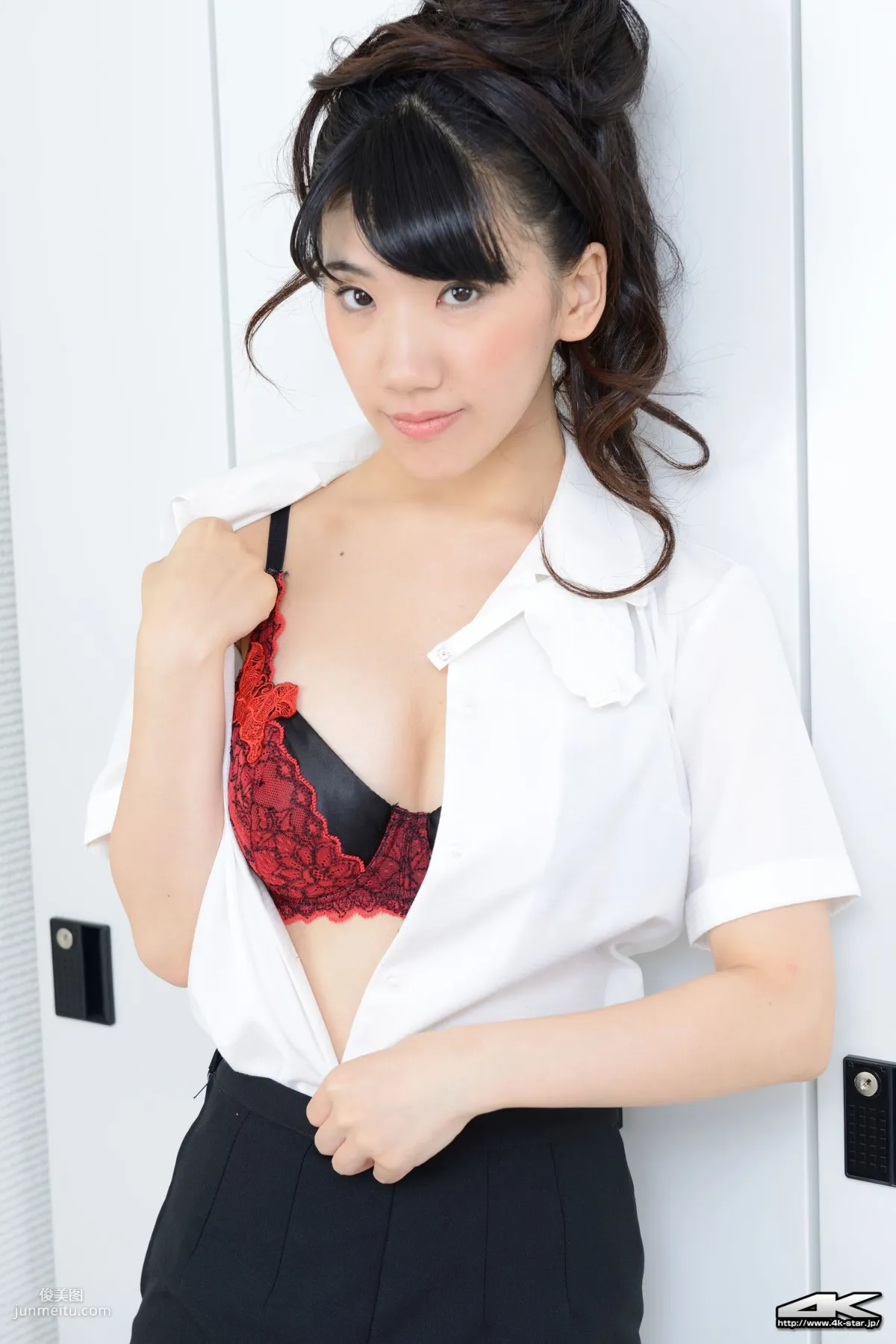 [4K-STAR] NO.00326 鈴川凜/鈴川凜 Office Lady 寫真集 24