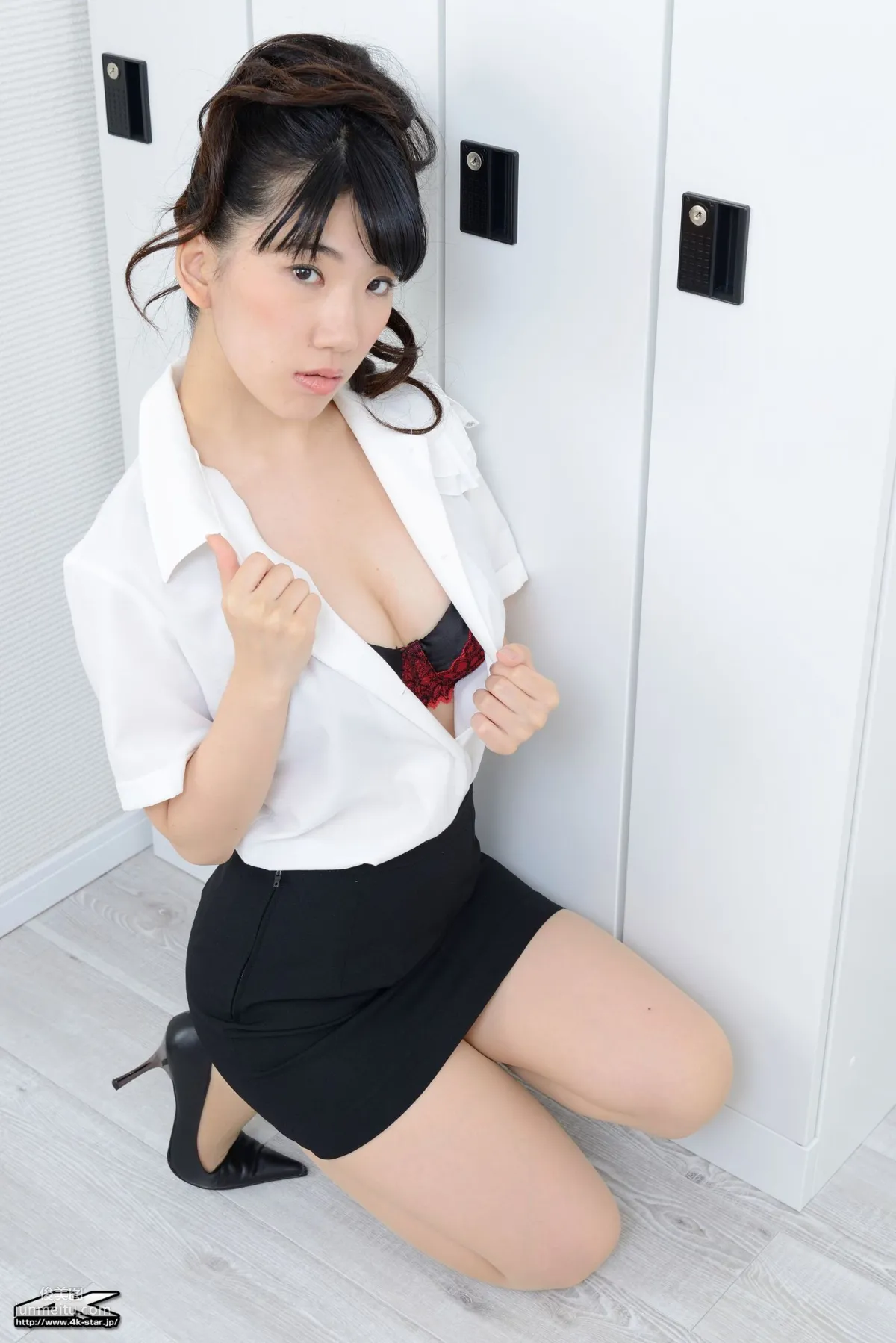 [4K-STAR] NO.00326 鈴川凜/鈴川凜 Office Lady 寫真集 17