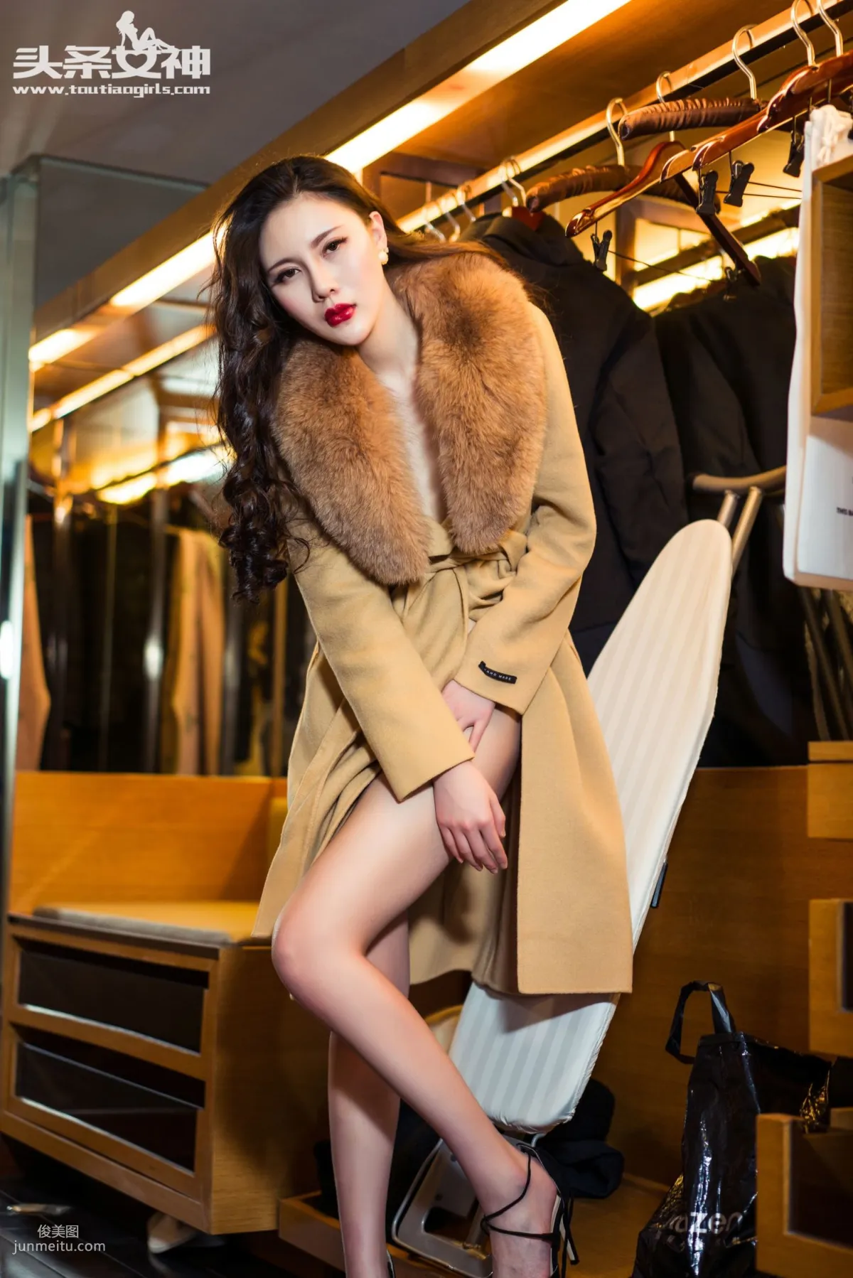 米娅《妖冶美艳OL》 [头条女神] 写真集7