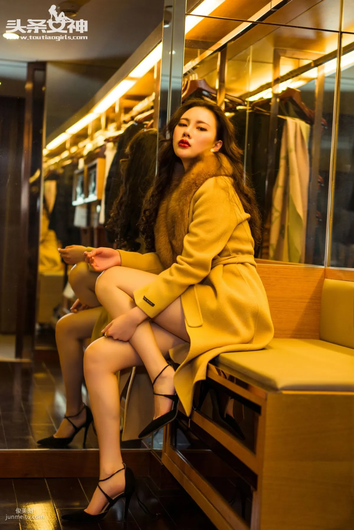 米娅《妖冶美艳OL》 [头条女神] 写真集5