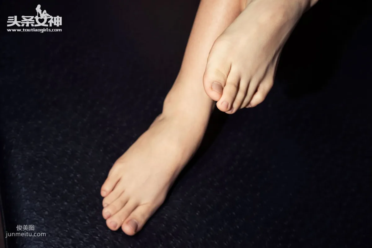秦若兮《芊芊玉足 黃昏的邂诟》 [頭條女神] 寫真集 57
