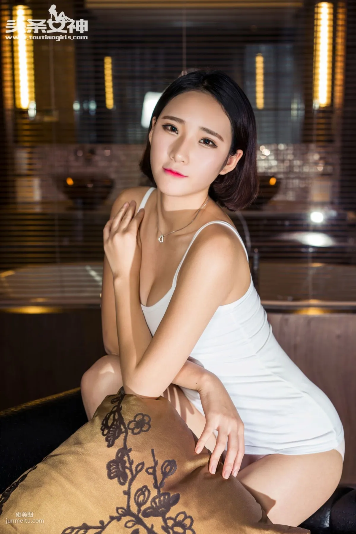 秦若兮《芊芊玉足 黃昏的邂诟》 [頭條女神] 寫真集 16